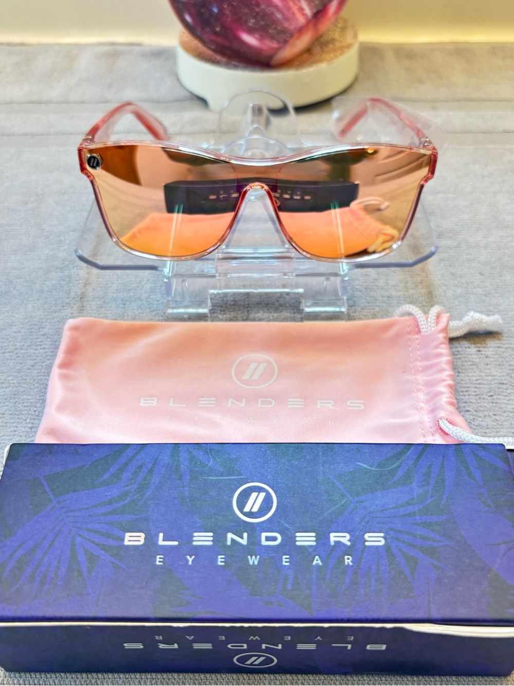 Blenders Eyewear Pink Mirrored Shield Sunglasses - Women's Fashion Visor